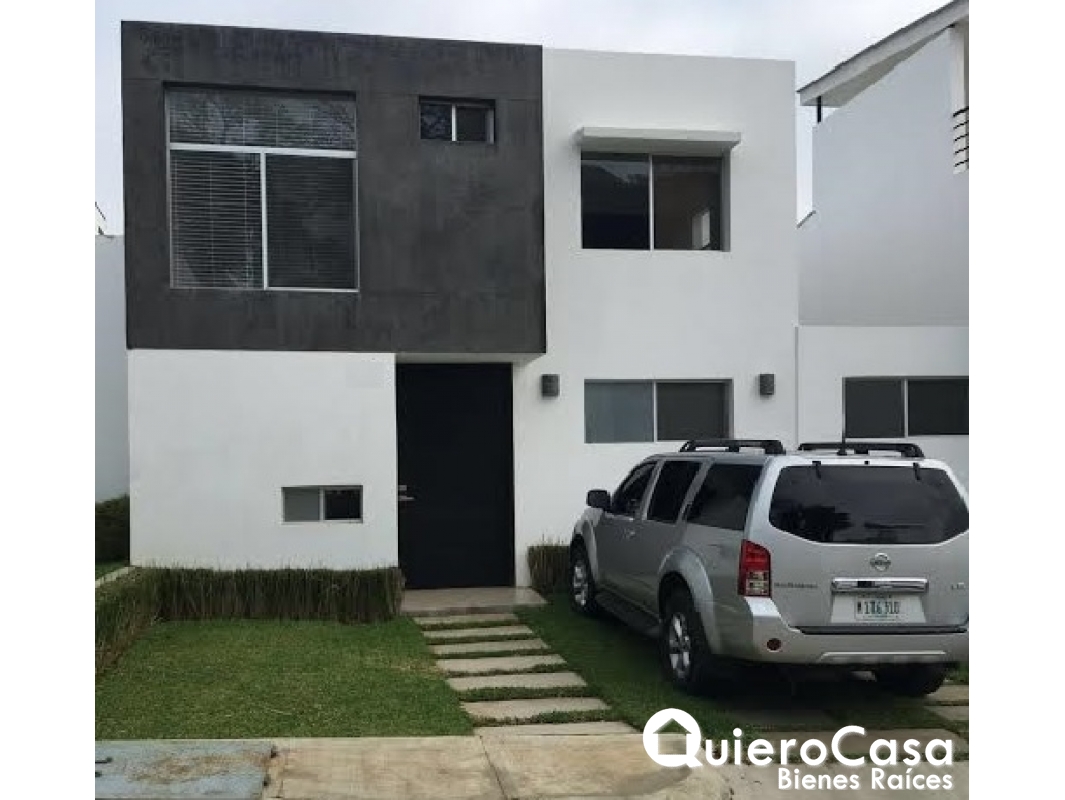 venta  de moderna casa en Santo Domingo