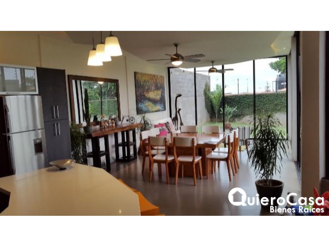 Preciosa casa full muebles en las colinas | Alquiler QC1988