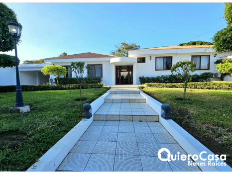 Casa en Renta en Las Colinas