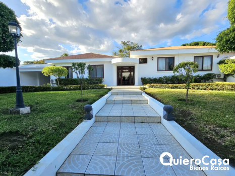 Preciosa casa en las Colinas