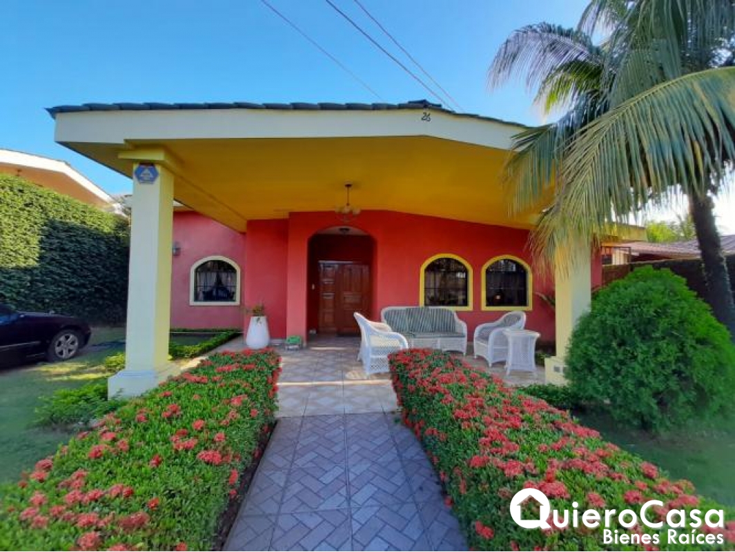 Amplia casa en venta en Esquipulas Venta QC3770