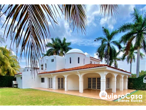 Preciosa casa en venta en Santo Domingo