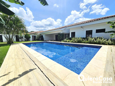 Diseño Impresionante: Casa en Renta en Santo Domingo