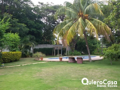 Hermosa casa con piscina en Santo Domingo
