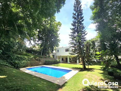 Hermosa casa en venta en Villa Fontana