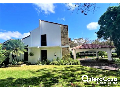 Preciosa residencia en venta en Santo Domingo