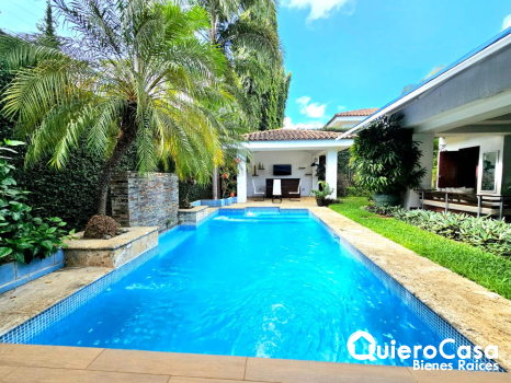 Preciosa y moderna residencia en venta