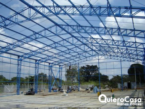 Bodegas en construccion en Carretera Norte