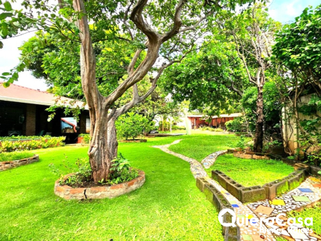 Preciosa casa en venta en Los Robles