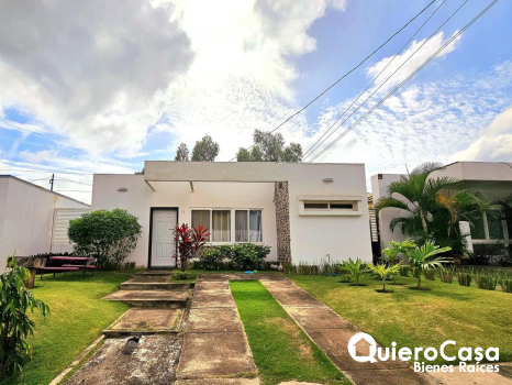 Bella Casa en Renta en Las Colinas