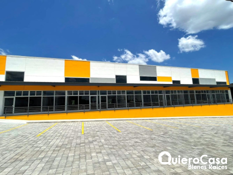 Oficina en Renta en Pista Suburbana