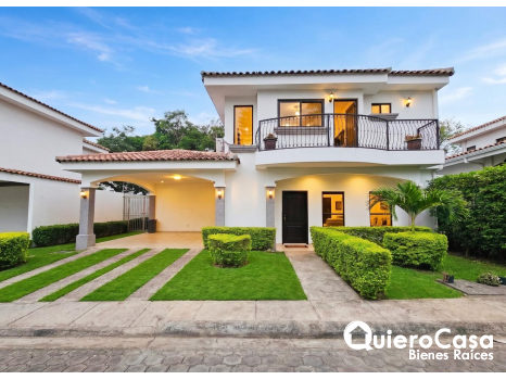 Casa en Renta Amueblada en Las Colinas