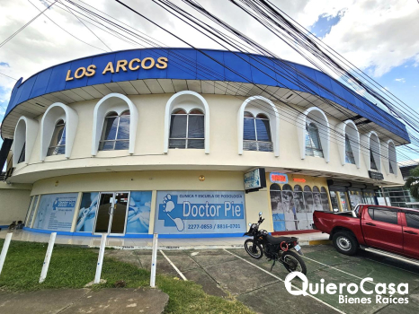 ¡Local en Venta en Los Robles!