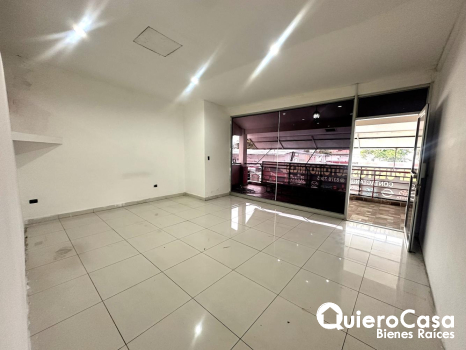 ¡Local Comercial en Renta en Plaza España!