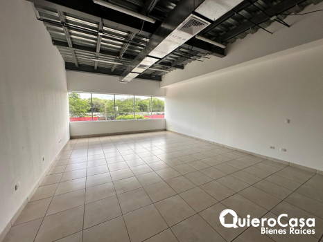 Oficina de 90.30 mts2 en renta en villa fontana