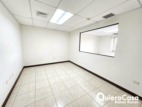 Oficina en Renta en Villa Fontana