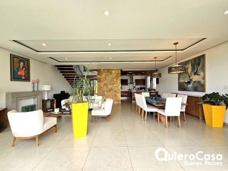 Preciosa Casa en Venta en Villa Fontana