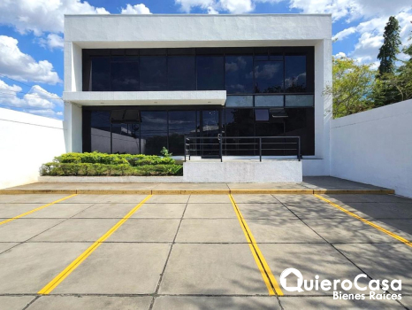 Edificio para oficina en renta