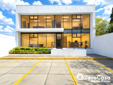 Edificio para oficina en renta