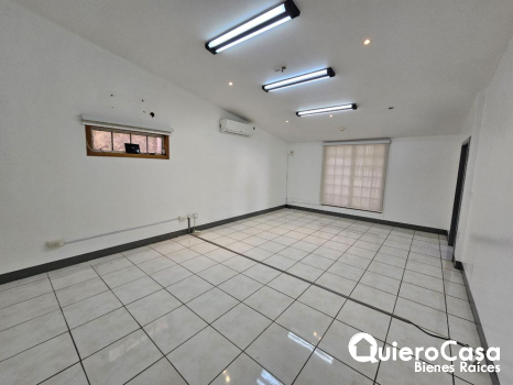 Oficina en renta en Los Robles
