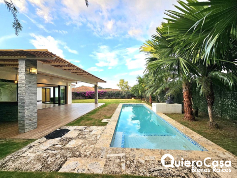 Hermosa Casa en Venta en Santo Domingo