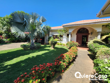 Preciosa Casa en Venta en Carretera Sur