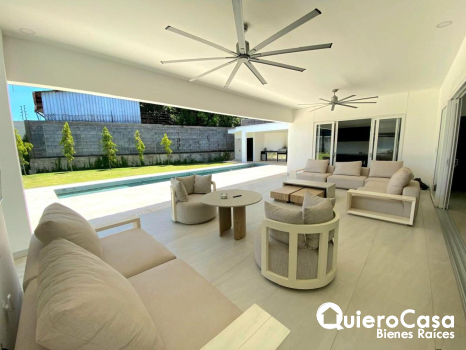 Hermosa Casa en Venta  en Santo Domingo