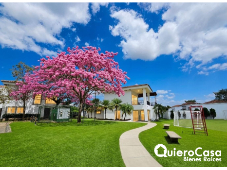 Casa en Renta en Las Colinas