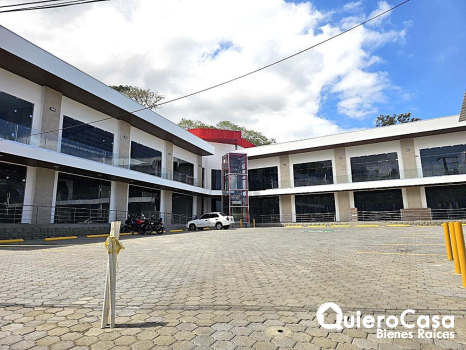 Moderno local en renta en Santo Domingo