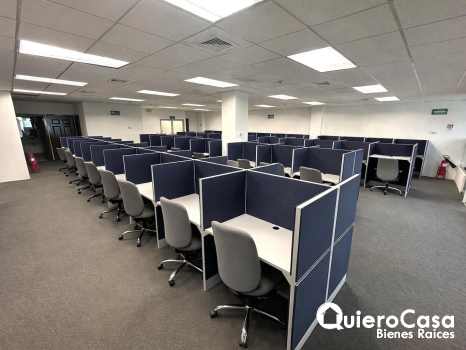 Oficina Corporativa en Renta en Villa Fontana