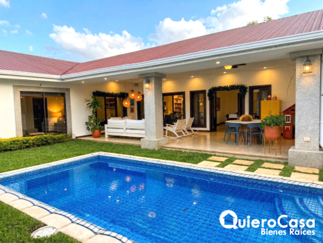 Preciosa Casa en Venta en Santo Domingo