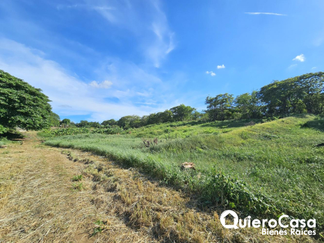 Amplio Terreno en Venta en Villa Fontana