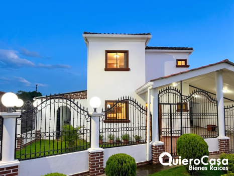 Casa en Renta en Villa Fontana